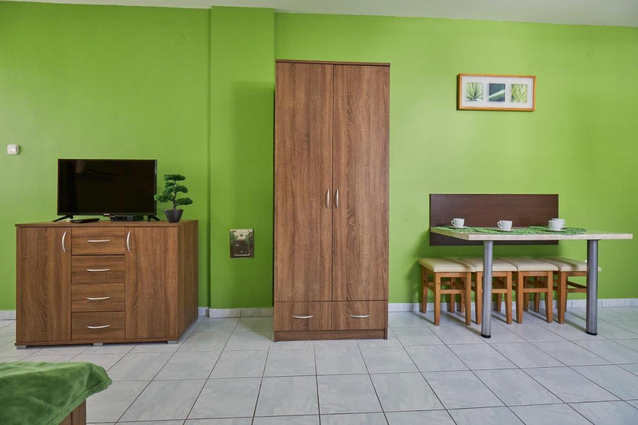 Amulett Studios Apartment Hajdúszoboszló Buitenkant foto