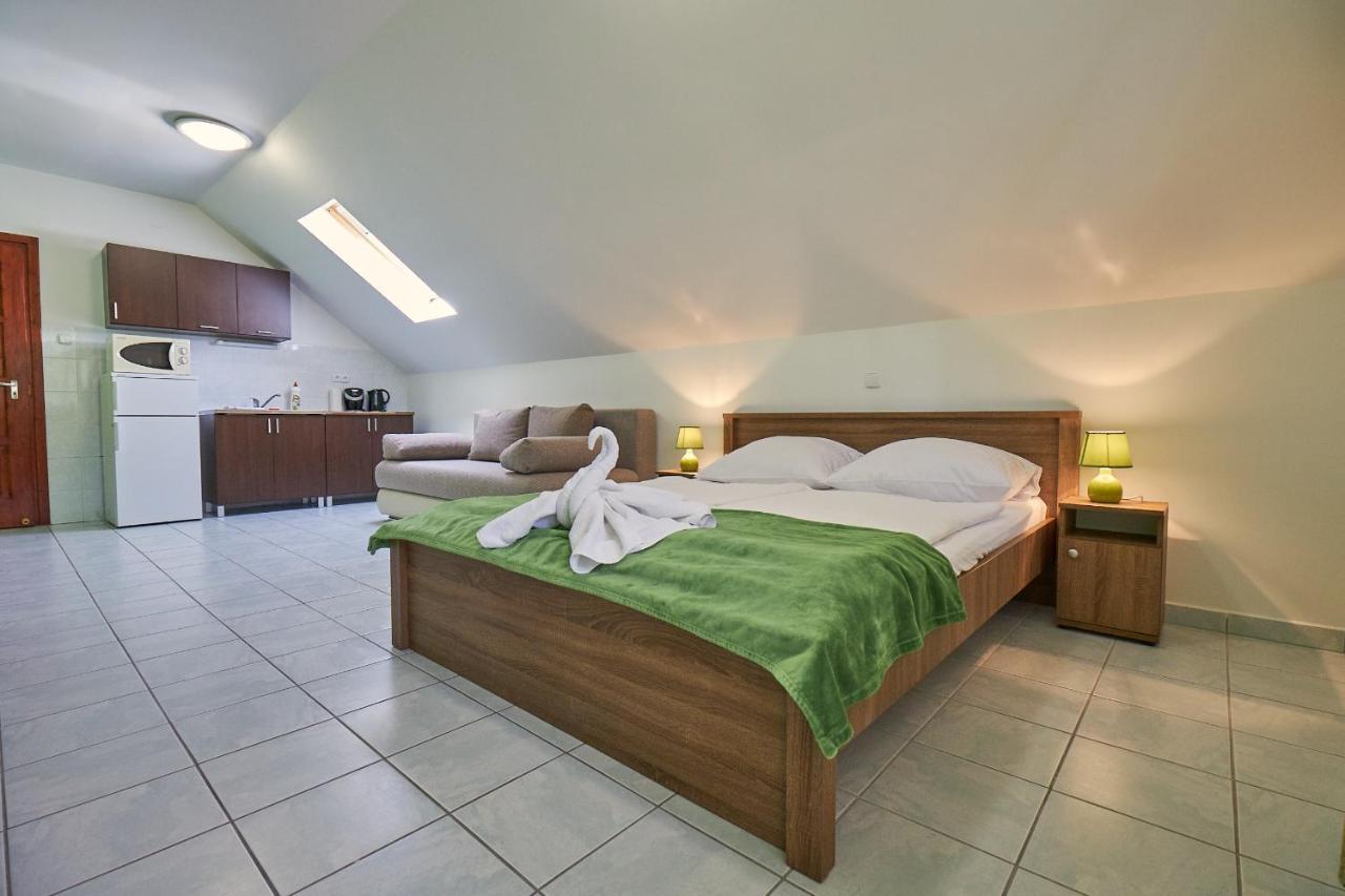 Amulett Studios Apartment Hajdúszoboszló Buitenkant foto