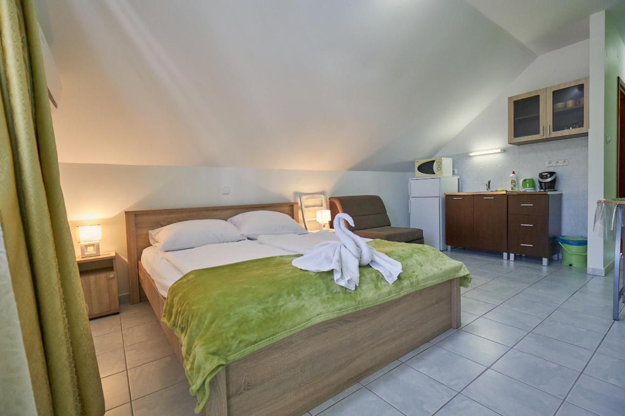 Amulett Studios Apartment Hajdúszoboszló Buitenkant foto