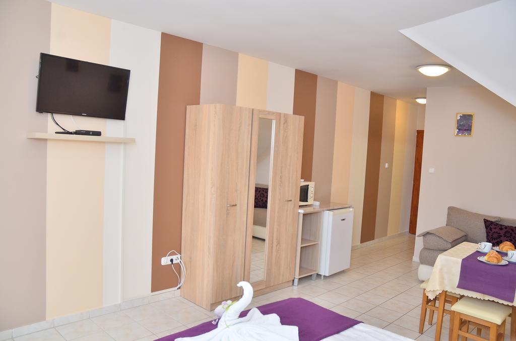 Amulett Studios Apartment Hajdúszoboszló Buitenkant foto